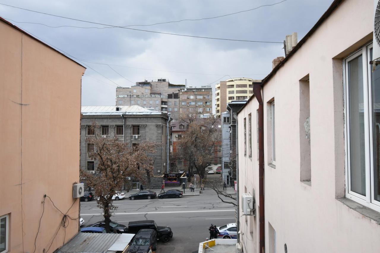 Galaxy Inn Luxury Hostel In Center Γιερεβάν Εξωτερικό φωτογραφία